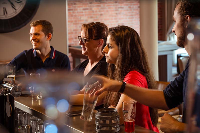 Attic Bar - Hotel Mercure Lyon Est à Chaponnay